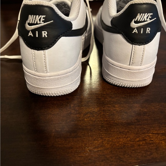 Boys size 5.5 Nike sneakers - Picture 2 of 6
